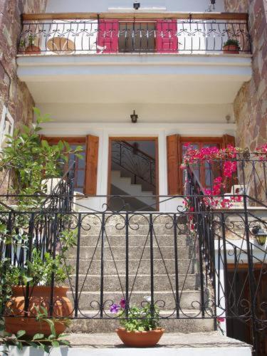 The Schoolmistress With The Golden Eyes, Studios & Rooms Mythimna Exterior photo