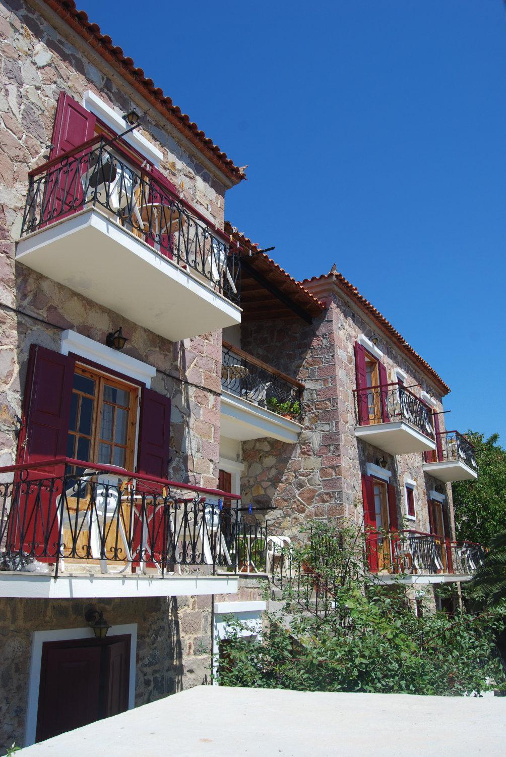 The Schoolmistress With The Golden Eyes, Studios & Rooms Mythimna Exterior photo