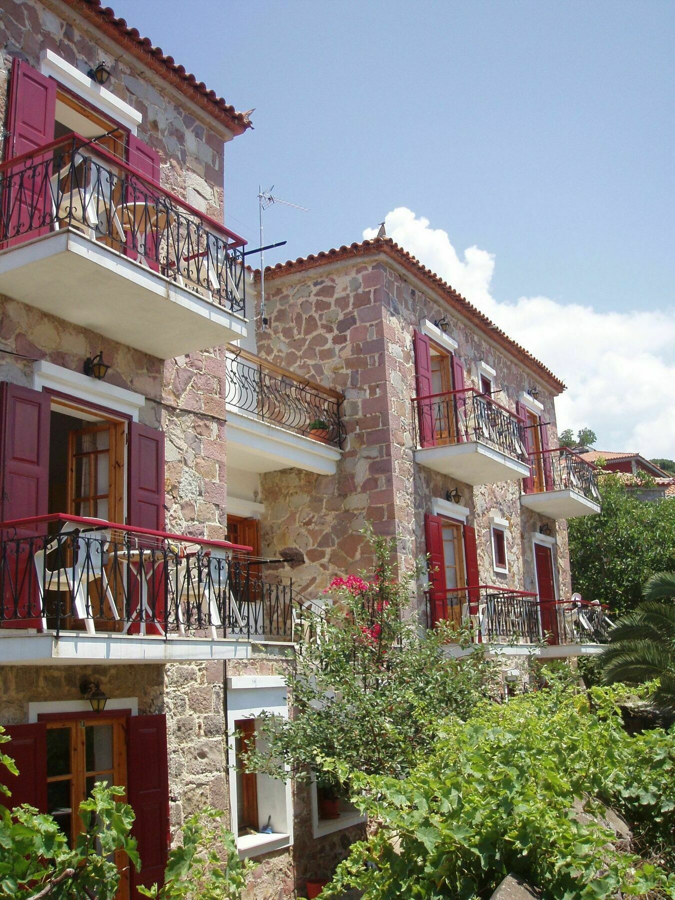 The Schoolmistress With The Golden Eyes, Studios & Rooms Mythimna Exterior photo